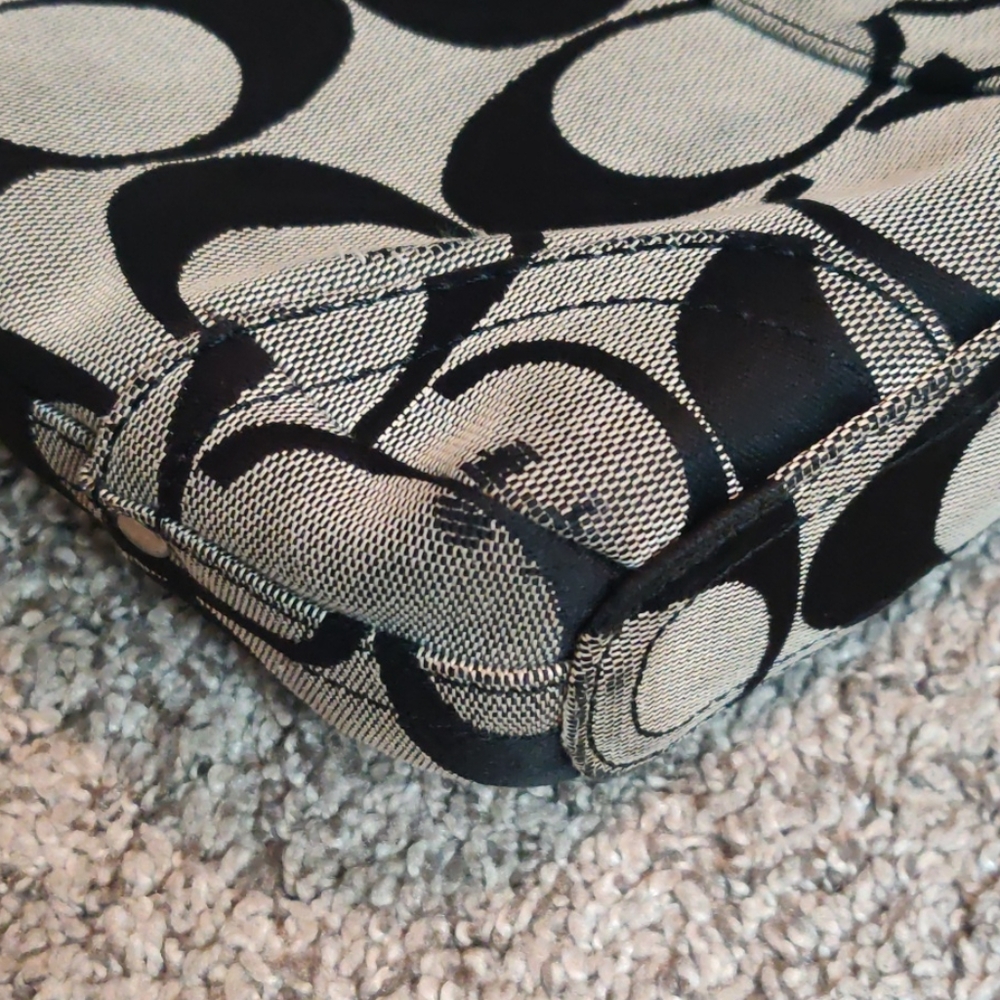Coach Purse - Picture 3 of 7